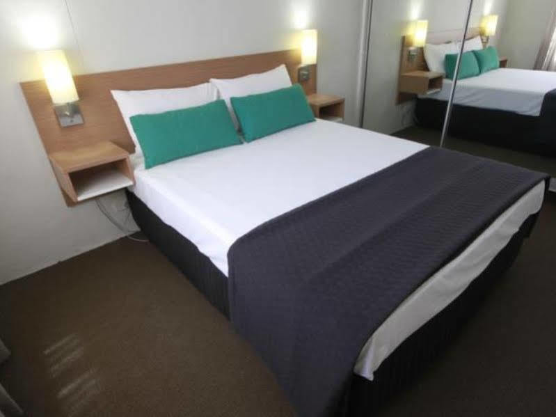 Darcy Arms Hotel Motel Guldkusten Exteriör bild